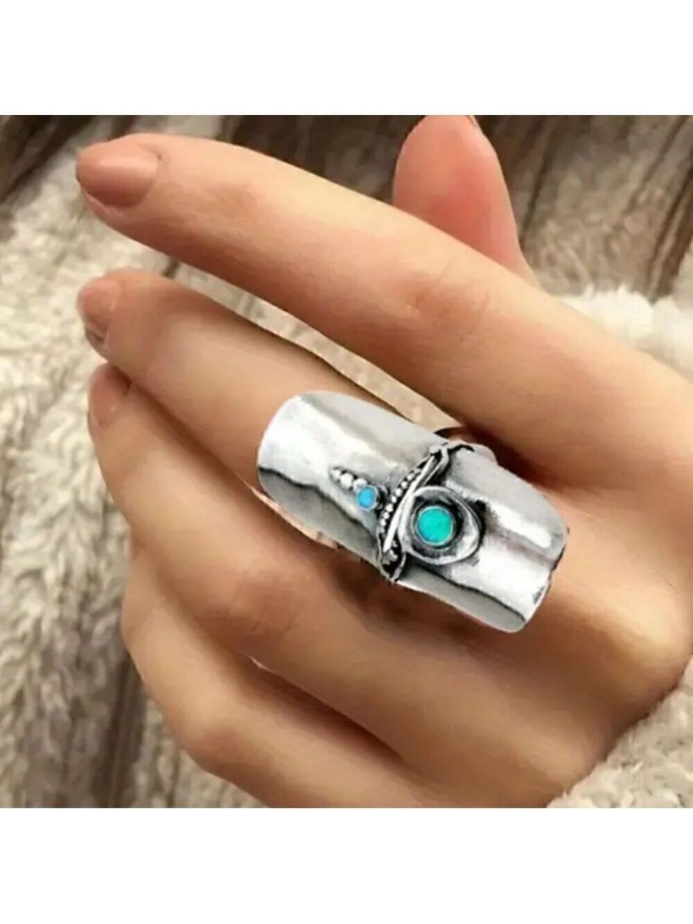 Vintage Silvery Ring with Retro Design Inlaid with Semi Precious Lab Stones